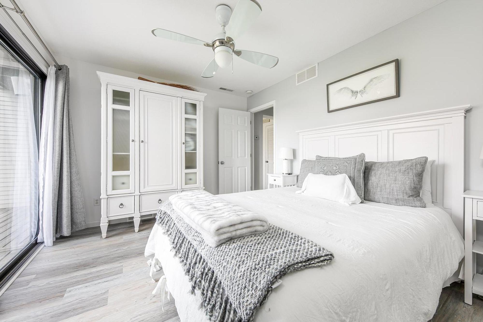 Gorgeous 2 Bedroom Lake View Condo Traverse City Exteriör bild